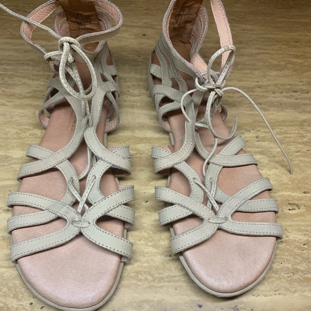 Gentle Souls by Kenneth Cole - Joy Leather Lace Up